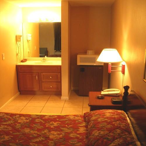 Maple Leaf Motel New Milford Room photo